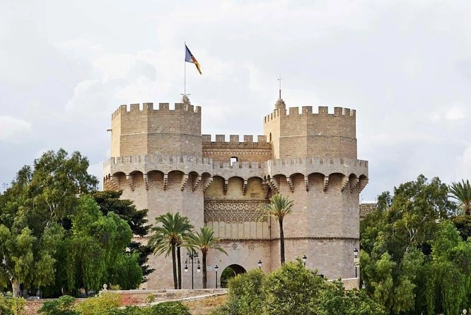 sitios para visitar en Valencia Torres de Serrano