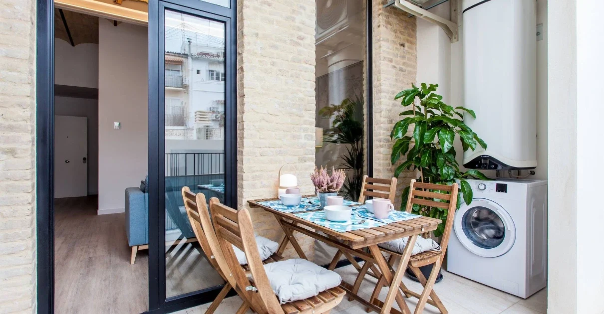 apartamentos turísticos cerca de la playa en Valencia terraza