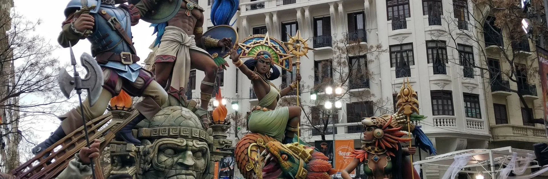 apartamento turístico para las Fallas Valencia 2025 monumento