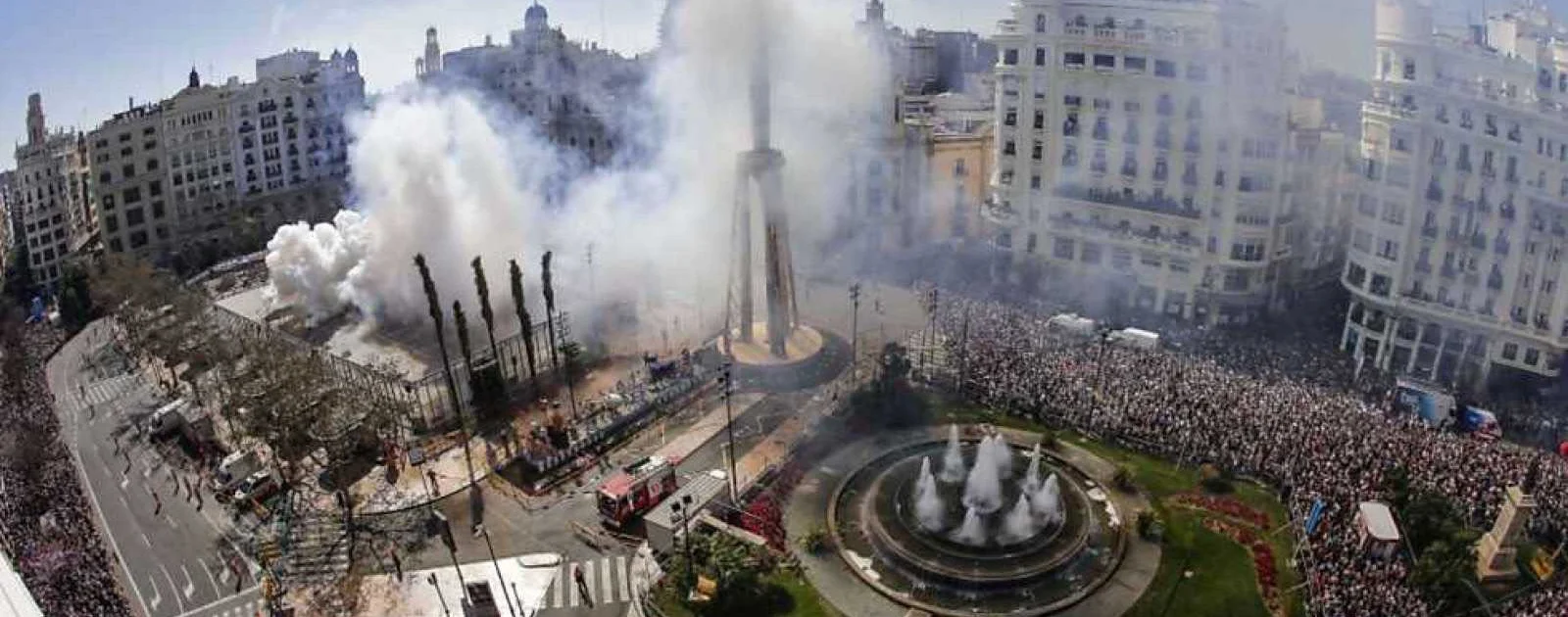 Mejores zonas para vivir las Fallas Valencia 2025 mascleta