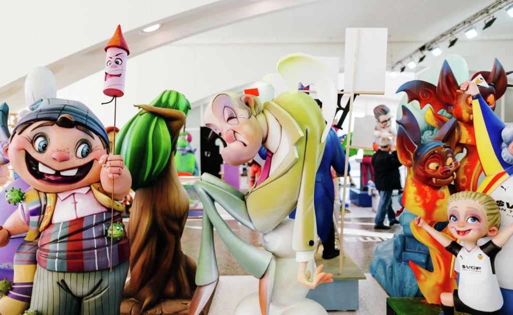 Fallas 2025 Valencia: qué ver y dónde alojarse ninot