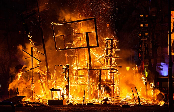 Vive las Fallas 2025 en Valencia con Aire Holidays