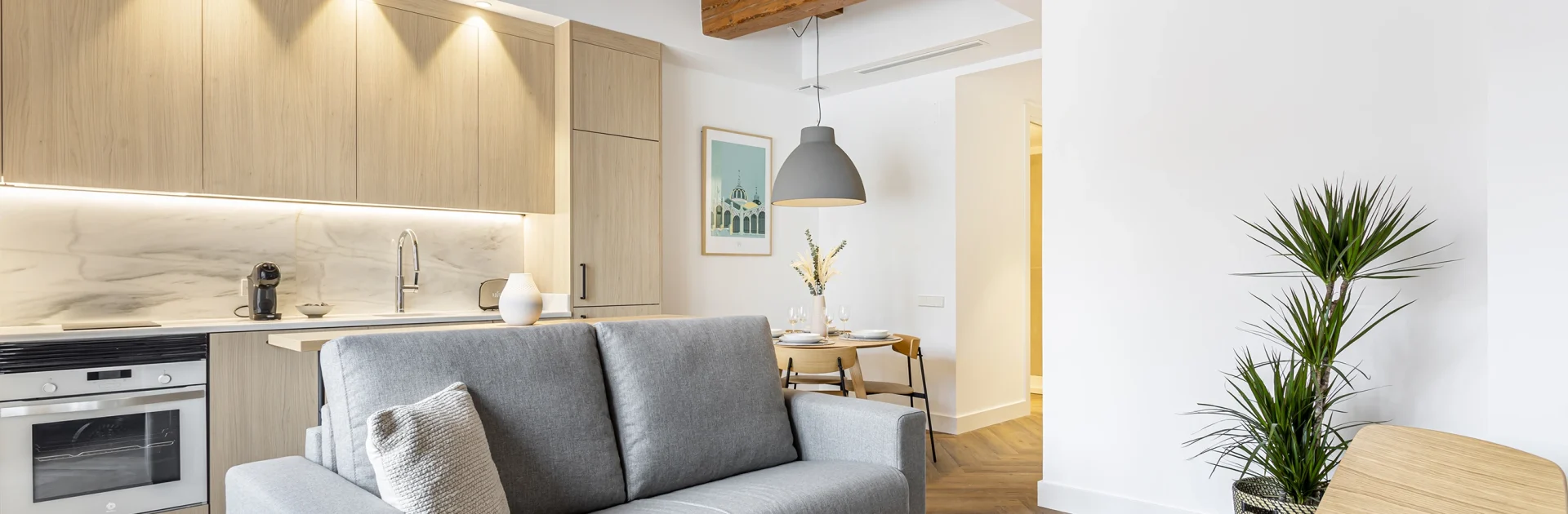  Apartamentos turísticos en el barrio de La Roqueta Valencia comedor