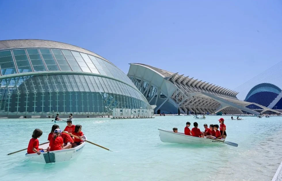 Reservar apartamentos turísticos en Valencia para el mes de abril: Tu Guía Completa