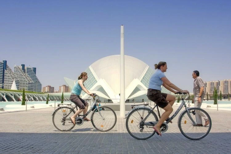 alojamiento turístico Valencia en zonas ciclables como Ruzafa