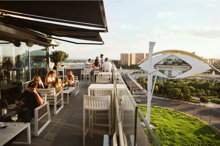 apartamentos turísticos Valencia verano con terraza