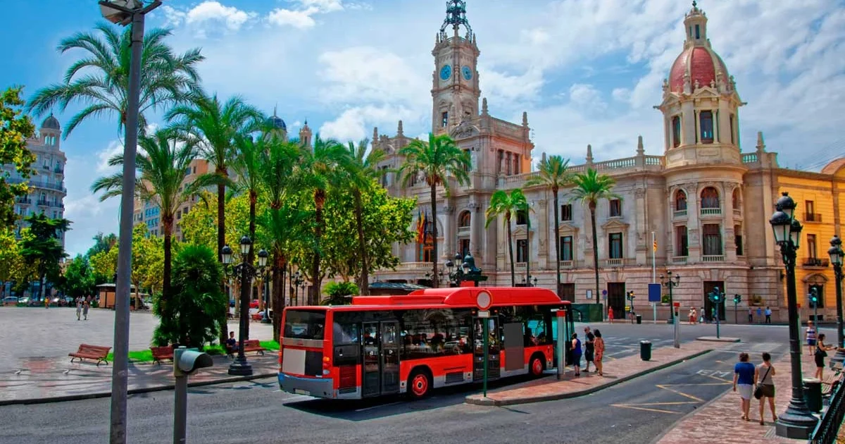 apartamentos en Valencia con transporte público 24 horas