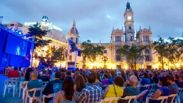 Reservar apartamentos turísticos en Valencia julio 2025