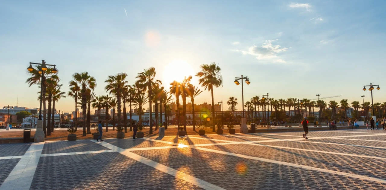 valencia ciudad playa malvarrosa