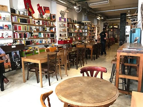 Estancias tranquilas en Valencia cerca de librerías y cafés