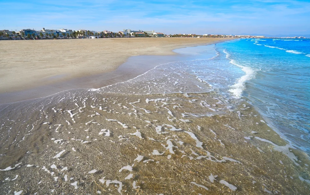 Valencia en agosto cerca del mar | Aire Holidays
