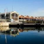 Alojarse cerca de La Marina y el paseo marítimo significa vivir Valencia