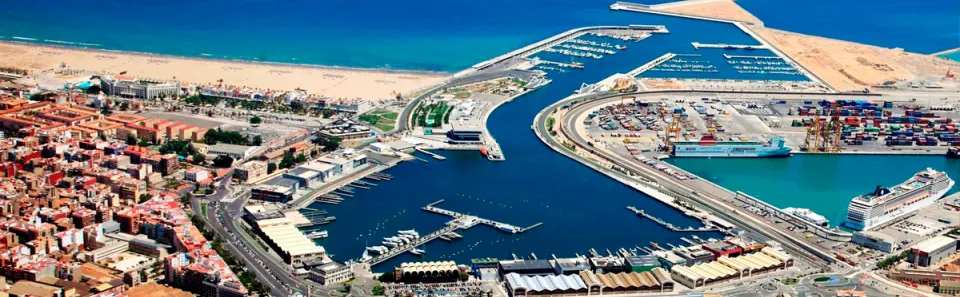 Alojarse cerca de La Marina y el paseo marítimo significa vivir Valencia
