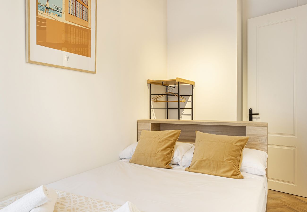 Ferienwohnung in Valencia - Bright & Cozy Apartment in the Heart of Valencia – With Sunny Terrace! 4