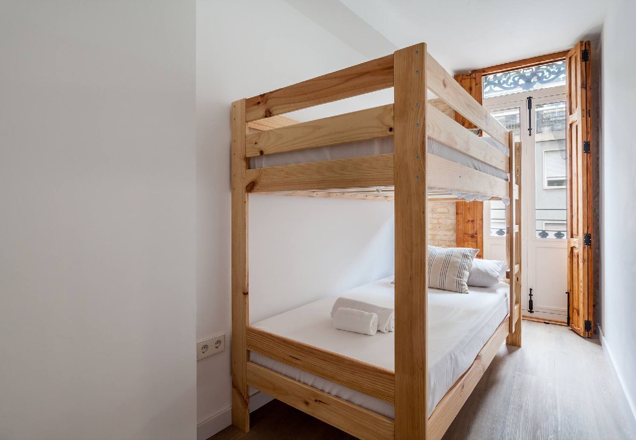 Bunk bed Family friendly Friends Aircon Ruzafa Valencia City Center Walking distance Prime location Stylish interiors
