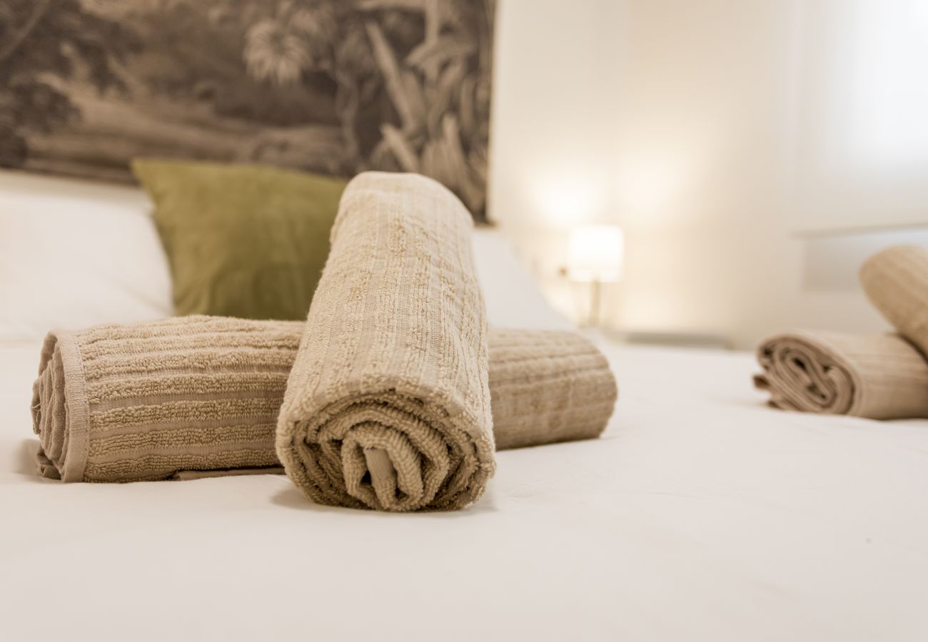 Apartment in Valencia / València - Stylish Apartment in the Heart of the City