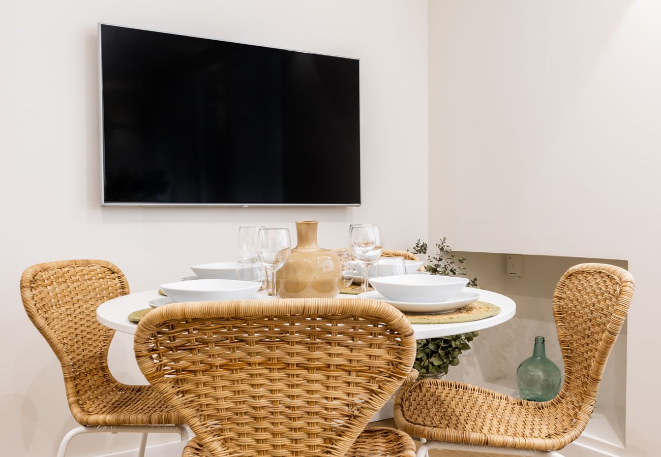 Apartment in Valencia / València - Stylish Apartment in the Heart of the City