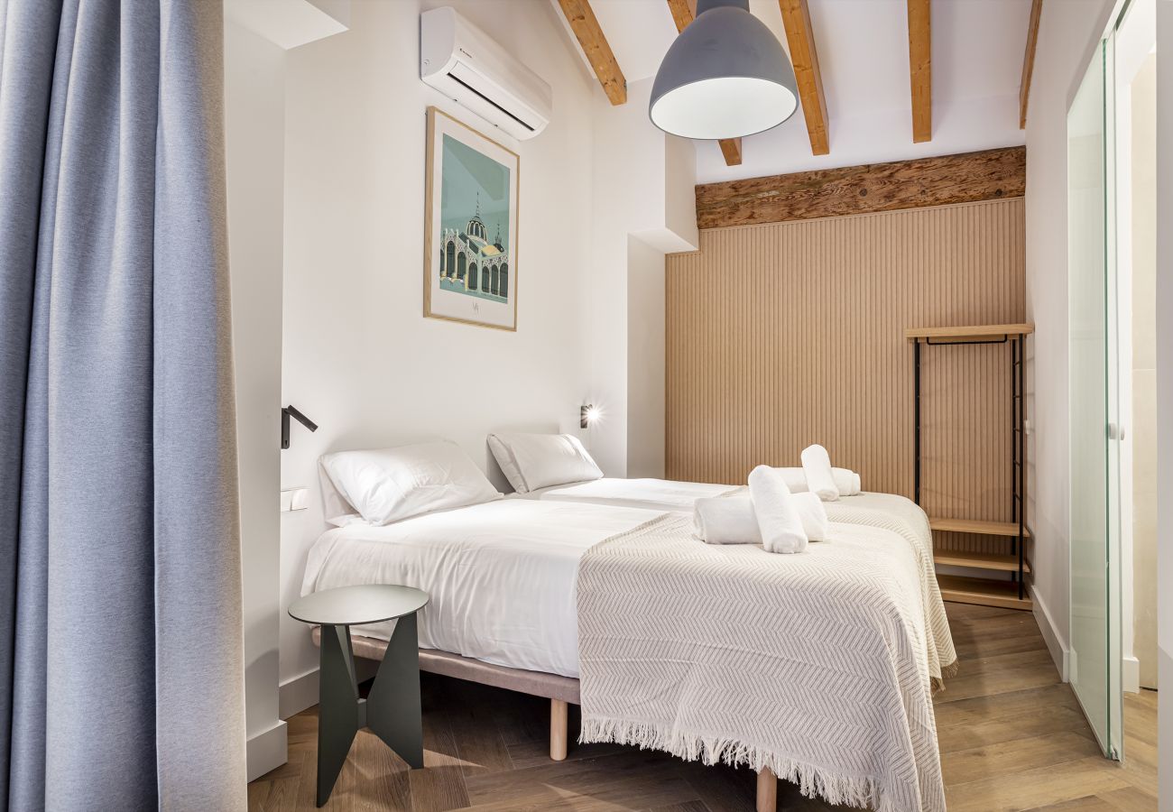 Apartment in Valencia / València - Stunning Duplex in the City Center. 7