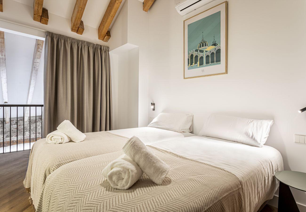 Apartment in Valencia / València - Stunning Duplex in the City Center. 7